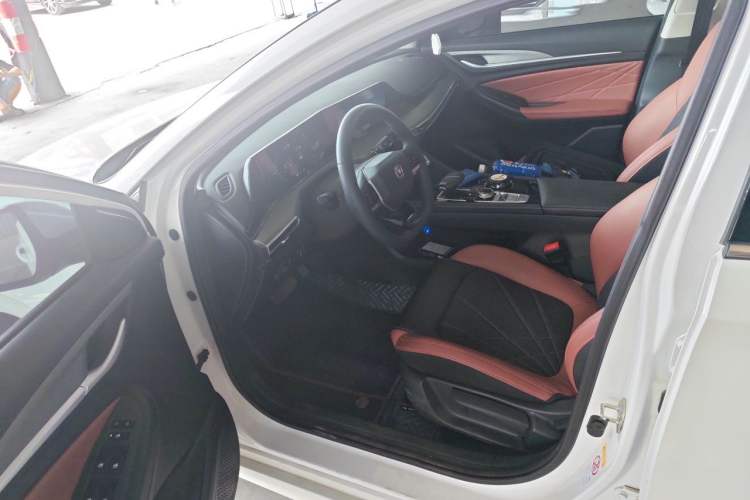 Used CHANGAN Eado 2023 Changan Edition PLUS Blue Whale NE 1.4T GDI DCT Prestige Version Driver Seat