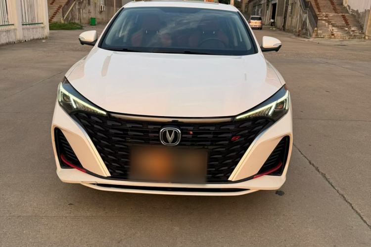 Used CHANGAN Eado 2023 Changan Edition PLUS Blue Whale NE 1.4T GDI DCT Prestige Version Exterior 1