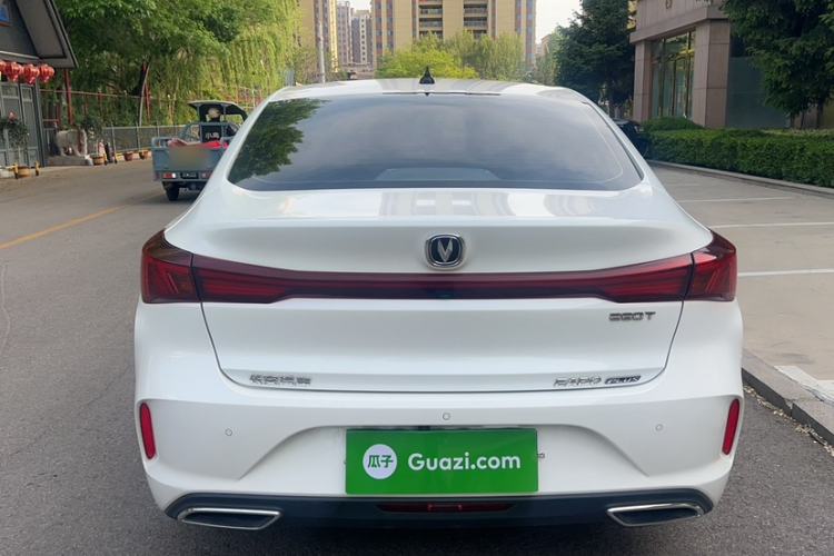 Used CHANGAN Eado 2023 Changan Edition PLUS Blue Whale NE 1.4T GDI DCT Prestige Version Exterior 1