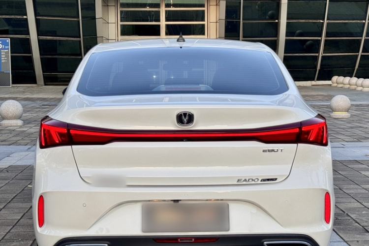 Used CHANGAN Eado 2023 Changan Edition PLUS Blue Whale NE 1.4T GDI DCT Prestige Version Exterior 12