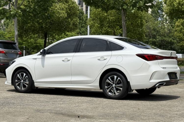 Used CHANGAN Eado 2023 Changan Edition PLUS Blue Whale NE 1.4T GDI DCT Prestige Version Exterior 2