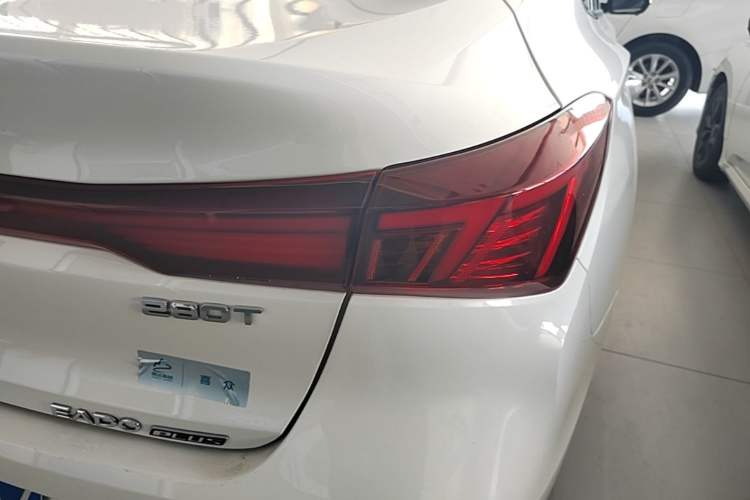 Used CHANGAN Eado 2023 Changan Edition PLUS Blue Whale NE 1.4T GDI DCT Prestige Version Exterior 3