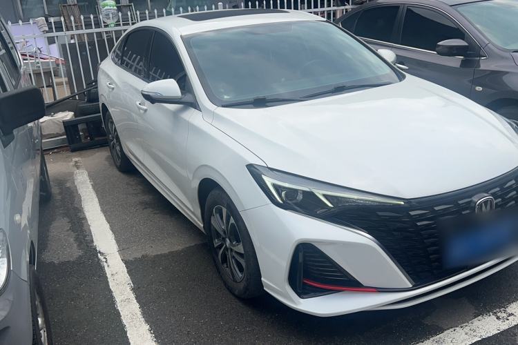 Used CHANGAN Eado 2023 Changan Edition PLUS Blue Whale NE 1.4T GDI DCT Prestige Version Exterior 3