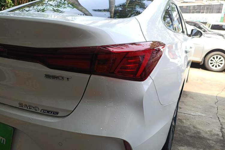 Used CHANGAN Eado 2023 Changan Edition PLUS Blue Whale NE 1.4T GDI DCT Prestige Version Exterior 3
