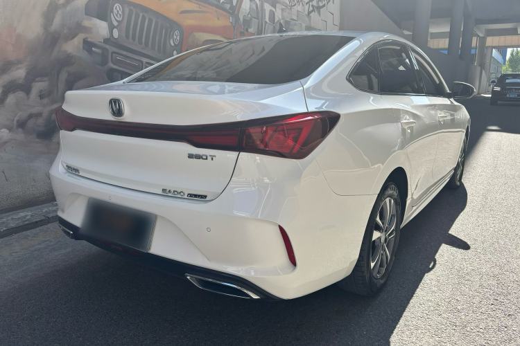 Used CHANGAN Eado 2023 Changan Edition PLUS Blue Whale NE 1.4T GDI DCT Prestige Version Exterior 3