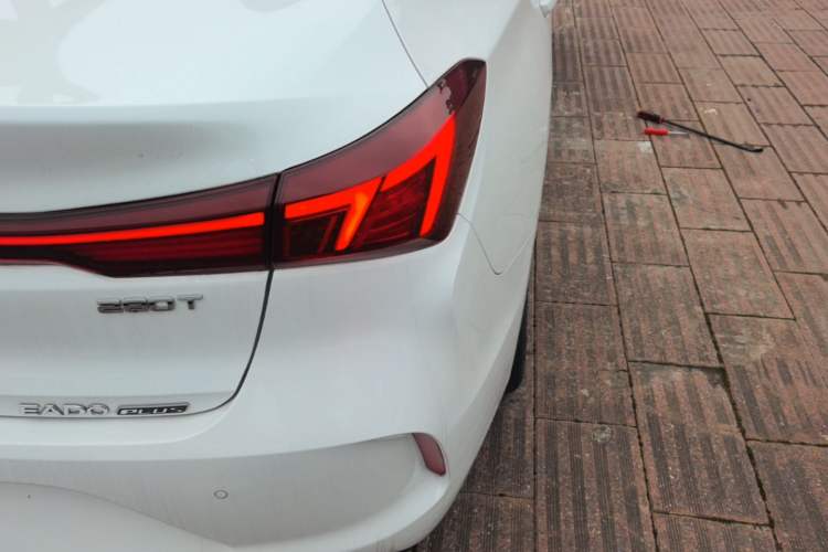 Used CHANGAN Eado 2023 Changan Edition PLUS Blue Whale NE 1.4T GDI DCT Prestige Version Exterior 3