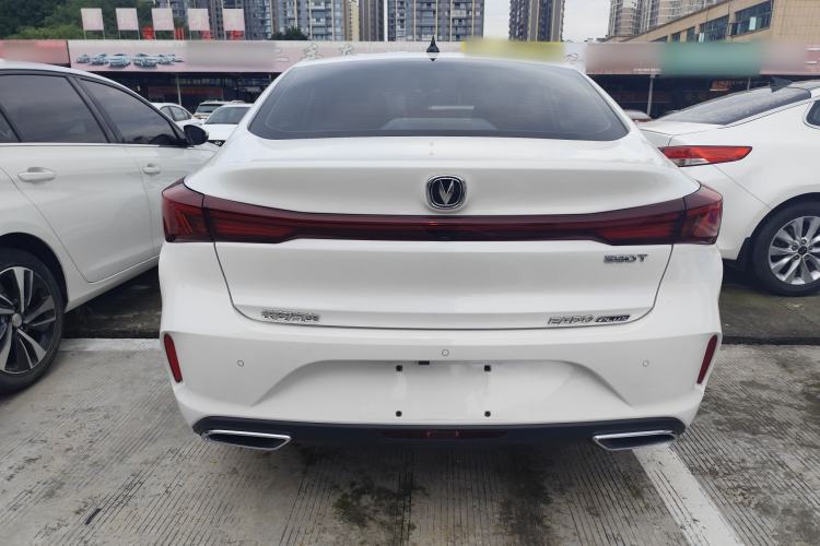 Used CHANGAN Eado 2023 Changan Edition PLUS Blue Whale NE 1.4T GDI DCT Prestige Version Exterior 3