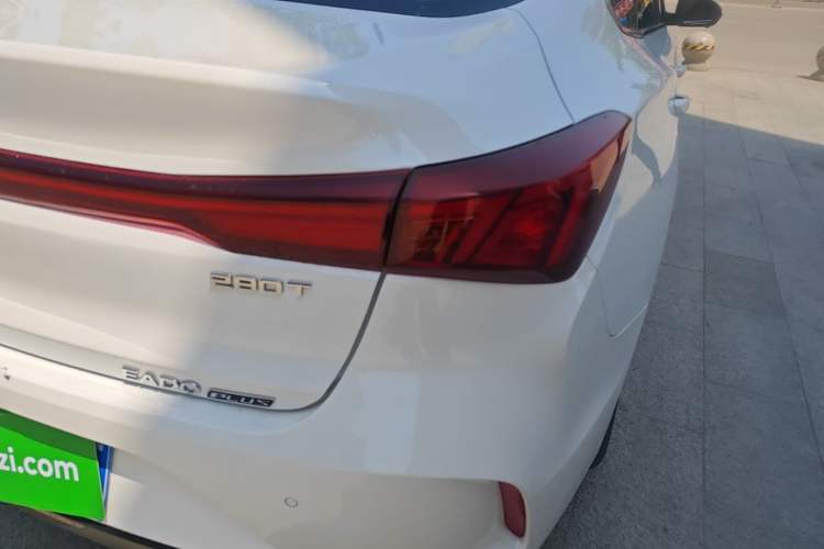 Used CHANGAN Eado 2023 Changan Edition PLUS Blue Whale NE 1.4T GDI DCT Prestige Version Exterior 3
