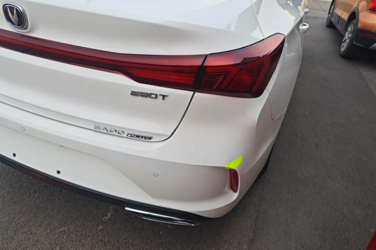 Used CHANGAN Eado 2023 Changan Edition PLUS Blue Whale NE 1.4T GDI DCT Prestige Version Exterior 3