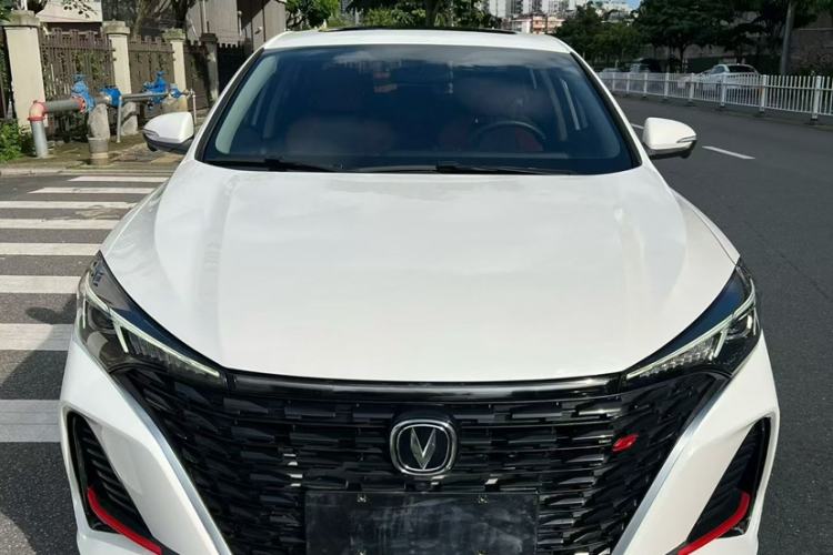 Used CHANGAN Eado 2023 Changan Edition PLUS Blue Whale NE 1.4T GDI DCT Prestige Version Exterior 3