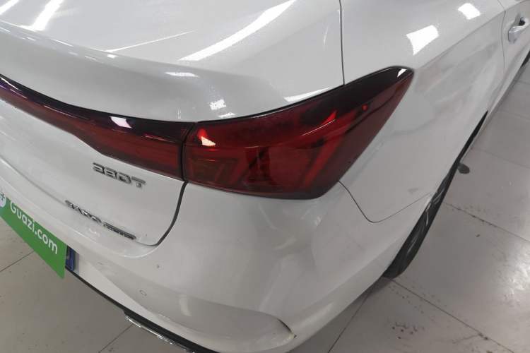 Used CHANGAN Eado 2023 Changan Edition PLUS Blue Whale NE 1.4T GDI DCT Prestige Version Exterior 3