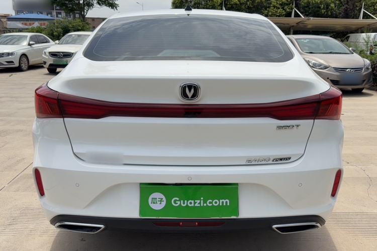 Used CHANGAN Eado 2023 Changan Edition PLUS Blue Whale NE 1.4T GDI DCT Prestige Version Exterior 3