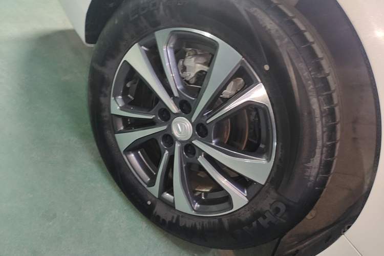Used CHANGAN Eado 2023 Changan Edition PLUS Blue Whale NE 1.4T GDI DCT Prestige Version Exterior 3