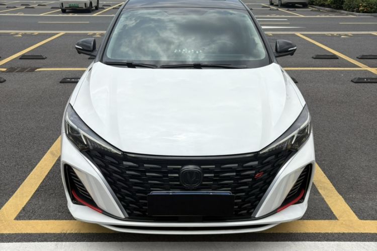 Used CHANGAN Eado 2023 Changan Edition PLUS Blue Whale NE 1.4T GDI DCT Prestige Version Exterior 3