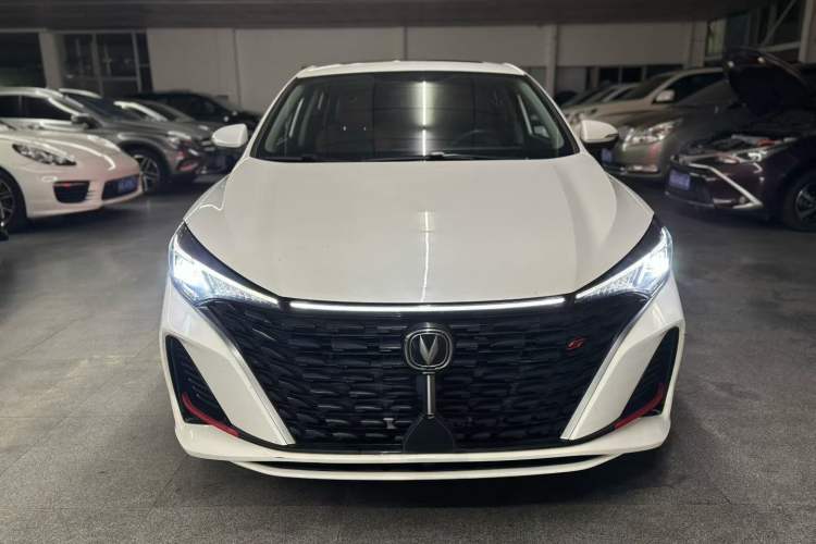 Used CHANGAN Eado 2023 Changan Edition PLUS Blue Whale NE 1.4T GDI DCT Prestige Version Exterior 3