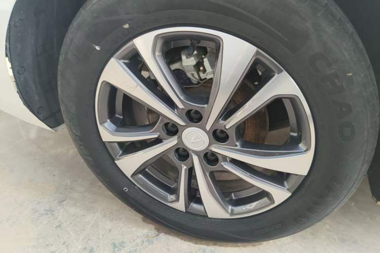 Used CHANGAN Eado 2023 Changan Edition PLUS Blue Whale NE 1.4T GDI DCT Prestige Version Exterior 3