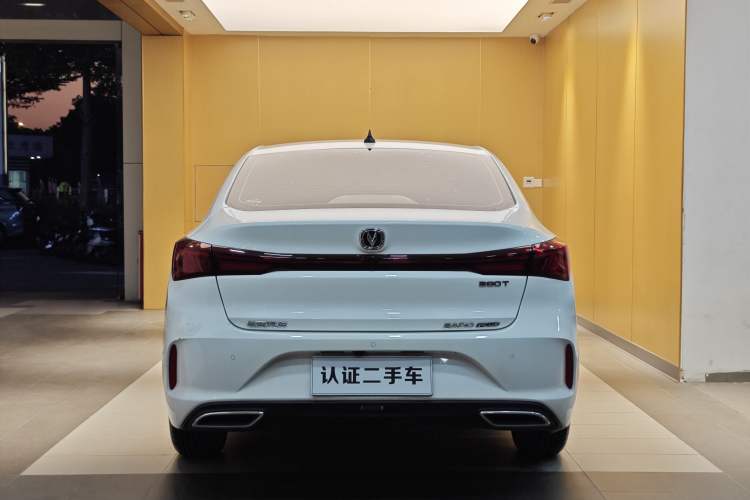 Used CHANGAN Eado 2023 Changan Edition PLUS Blue Whale NE 1.4T GDI DCT Prestige Version Exterior 4
