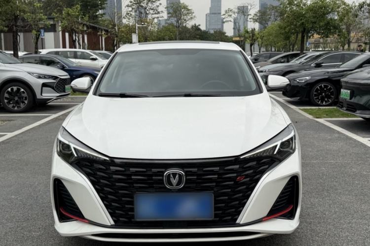 Used CHANGAN Eado 2023 Changan Edition PLUS Blue Whale NE 1.4T GDI DCT Prestige Version Exterior 4
