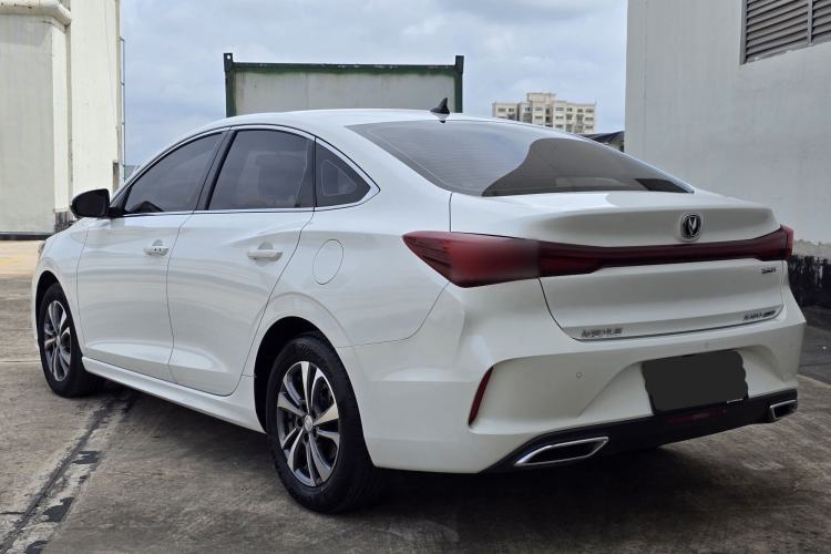 Used CHANGAN Eado 2023 Changan Edition PLUS Blue Whale NE 1.4T GDI DCT Prestige Version Exterior 4