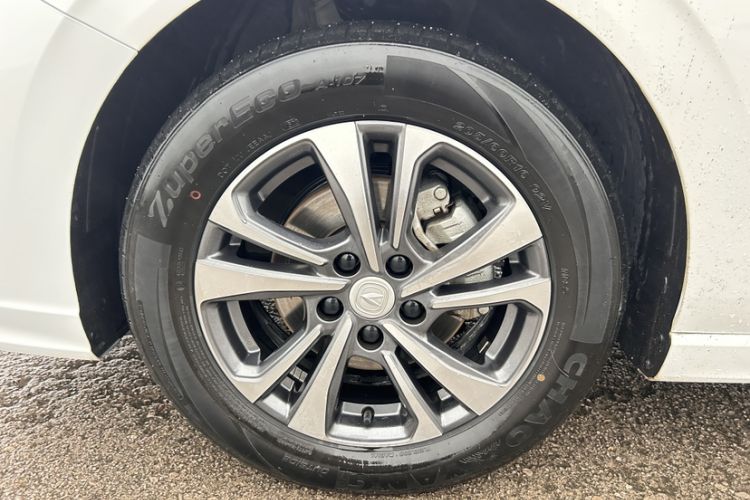 Used CHANGAN Eado 2023 Changan Edition PLUS Blue Whale NE 1.4T GDI DCT Prestige Version Exterior 4