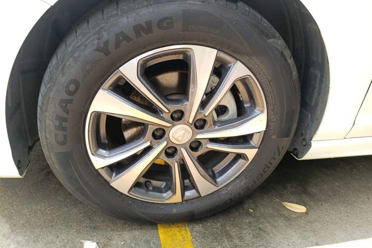 Used CHANGAN Eado 2023 Changan Edition PLUS Blue Whale NE 1.4T GDI DCT Prestige Version Exterior 4