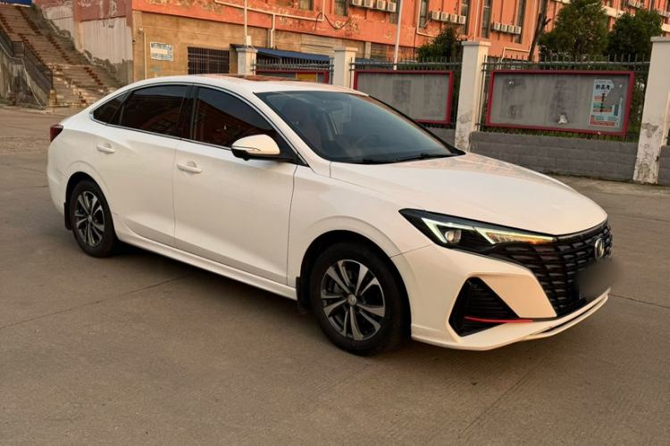 Used CHANGAN Eado 2023 Changan Edition PLUS Blue Whale NE 1.4T GDI DCT Prestige Version Exterior 4