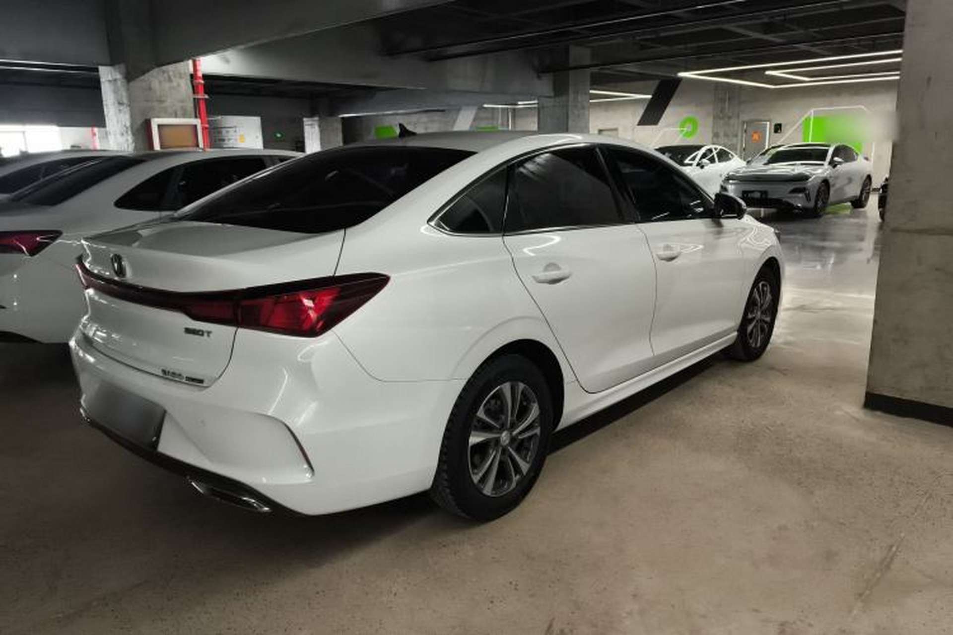 Used CHANGAN Eado 2023 Changan Edition PLUS Blue Whale NE 1.4T GDI DCT Prestige Version Exterior 4