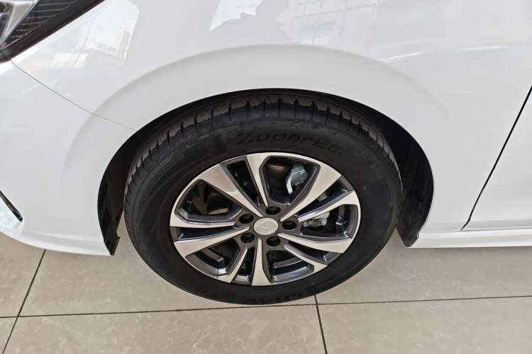Used CHANGAN Eado 2023 Changan Edition PLUS Blue Whale NE 1.4T GDI DCT Prestige Version Exterior 4