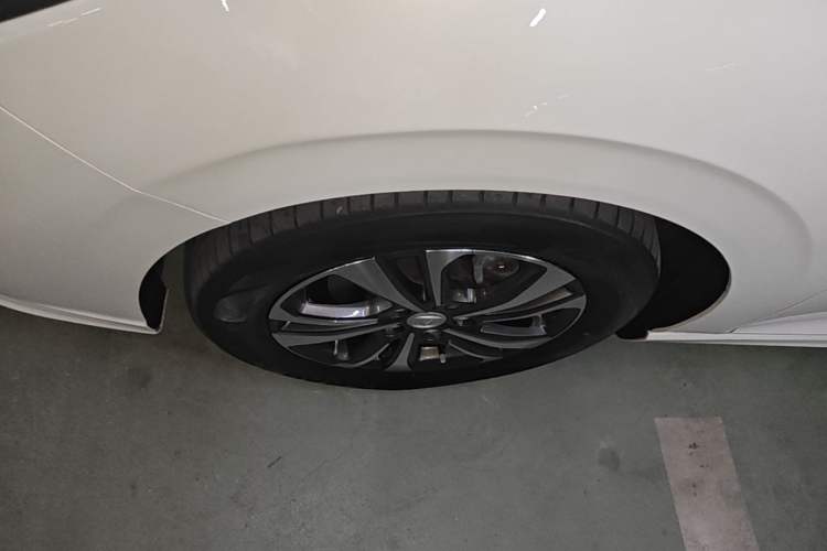 Used CHANGAN Eado 2023 Changan Edition PLUS Blue Whale NE 1.4T GDI DCT Prestige Version Exterior 4