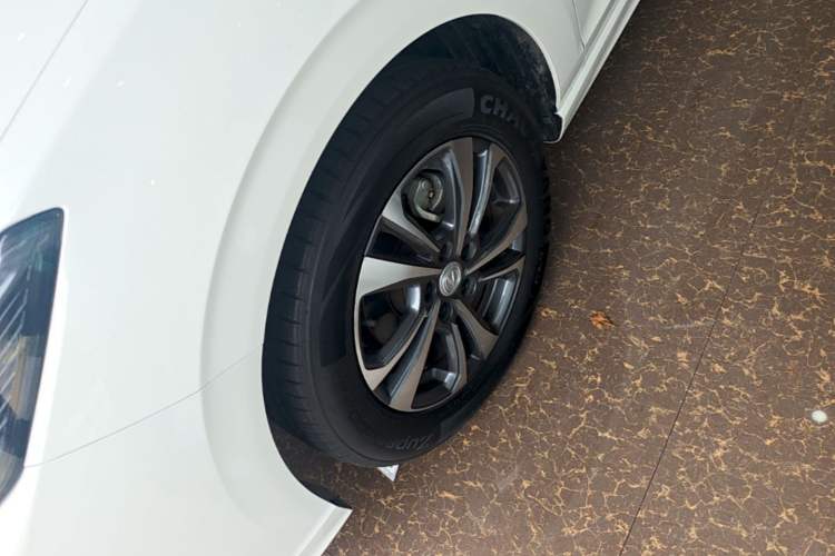 Used CHANGAN Eado 2023 Changan Edition PLUS Blue Whale NE 1.4T GDI DCT Prestige Version Exterior 4
