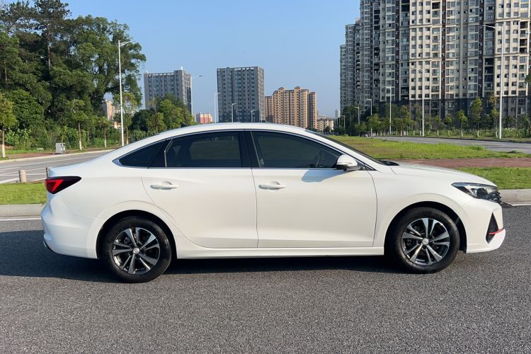 Used CHANGAN Eado 2023 Changan Edition PLUS Blue Whale NE 1.4T GDI DCT Prestige Version Exterior 4