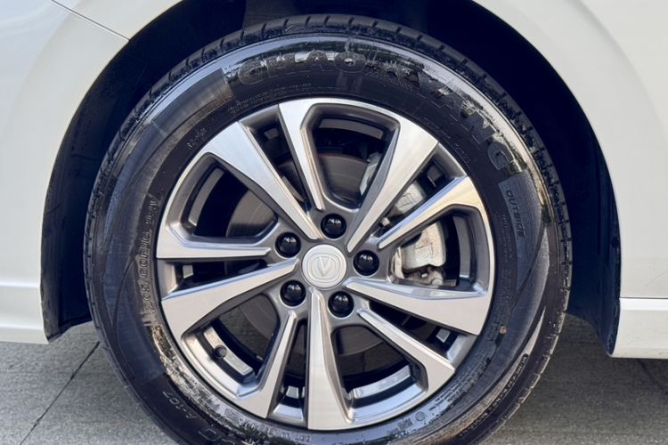 Used CHANGAN Eado 2023 Changan Edition PLUS Blue Whale NE 1.4T GDI DCT Prestige Version Exterior 4