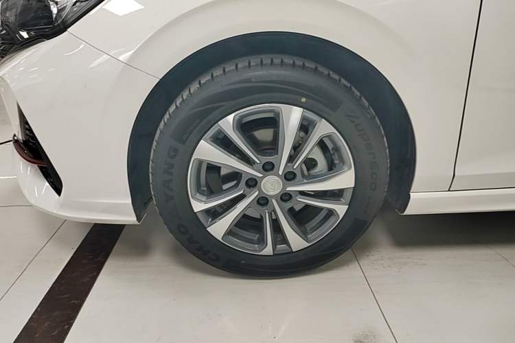 Used CHANGAN Eado 2023 Changan Edition PLUS Blue Whale NE 1.4T GDI DCT Prestige Version Exterior 4