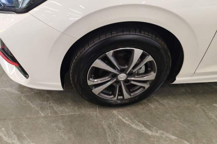 Used CHANGAN Eado 2023 Changan Edition PLUS Blue Whale NE 1.4T GDI DCT Prestige Version Exterior 4