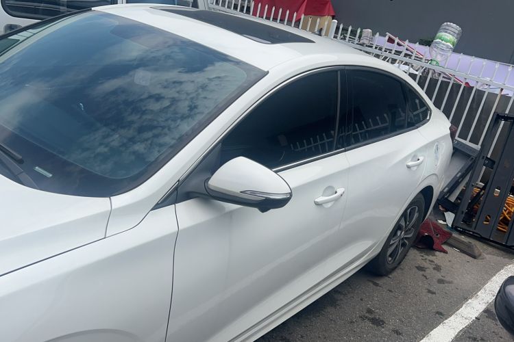 Used CHANGAN Eado 2023 Changan Edition PLUS Blue Whale NE 1.4T GDI DCT Prestige Version Exterior 5