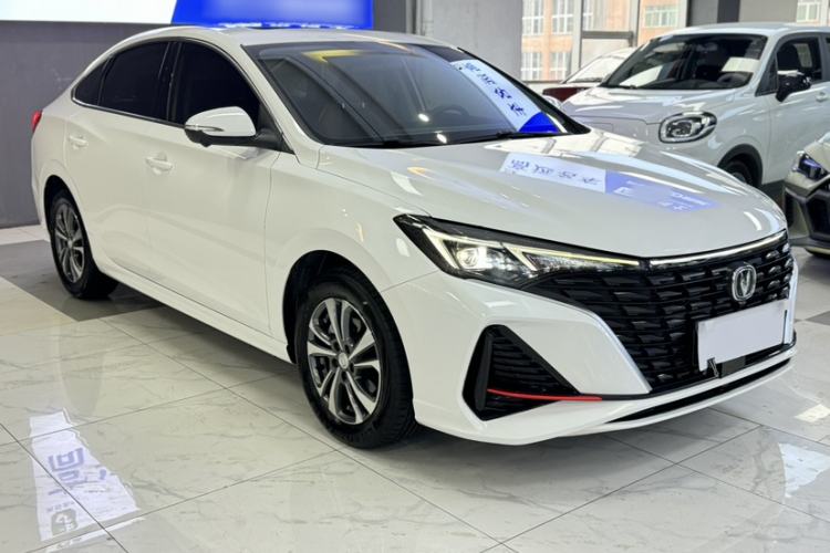Used CHANGAN Eado 2023 Changan Edition PLUS Blue Whale NE 1.4T GDI DCT Prestige Version Exterior 5