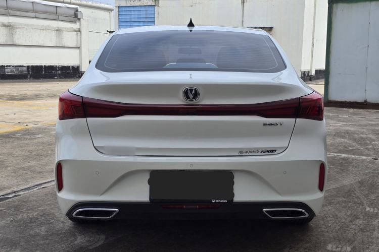 Used CHANGAN Eado 2023 Changan Edition PLUS Blue Whale NE 1.4T GDI DCT Prestige Version Exterior 5