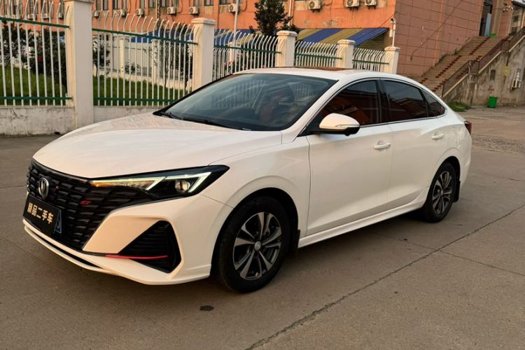 Used CHANGAN Eado 2023 Changan Edition PLUS Blue Whale NE 1.4T GDI DCT Prestige Version Exterior 5