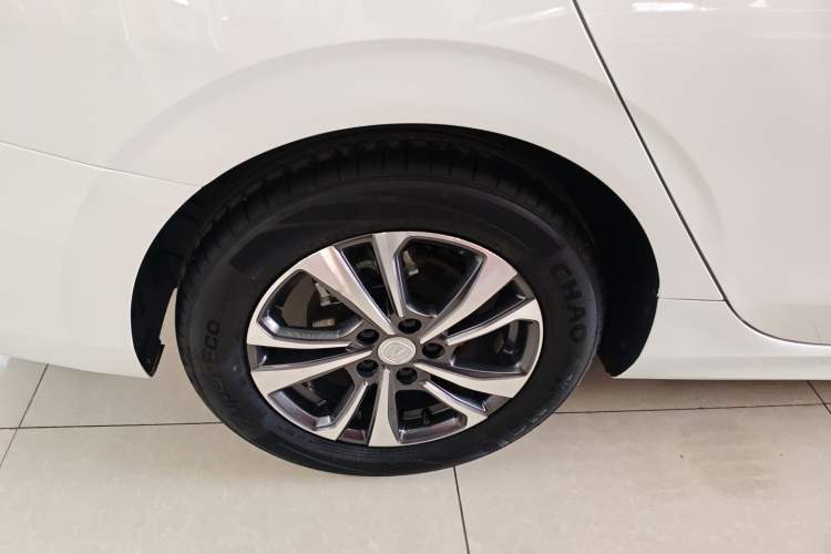 Used CHANGAN Eado 2023 Changan Edition PLUS Blue Whale NE 1.4T GDI DCT Prestige Version Exterior 5