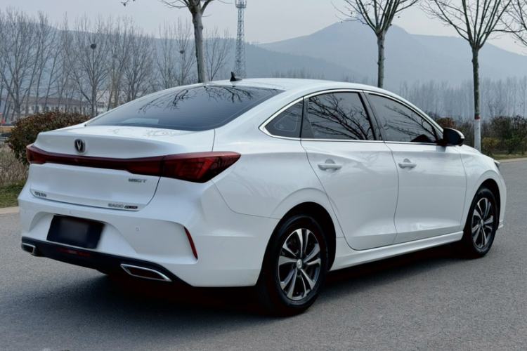 Used CHANGAN Eado 2023 Changan Edition PLUS Blue Whale NE 1.4T GDI DCT Prestige Version Exterior 5
