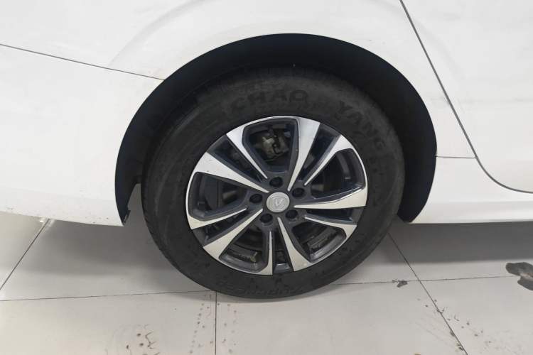 Used CHANGAN Eado 2023 Changan Edition PLUS Blue Whale NE 1.4T GDI DCT Prestige Version Exterior 5