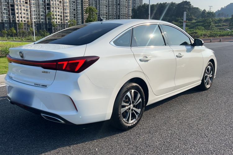 Used CHANGAN Eado 2023 Changan Edition PLUS Blue Whale NE 1.4T GDI DCT Prestige Version Exterior 5