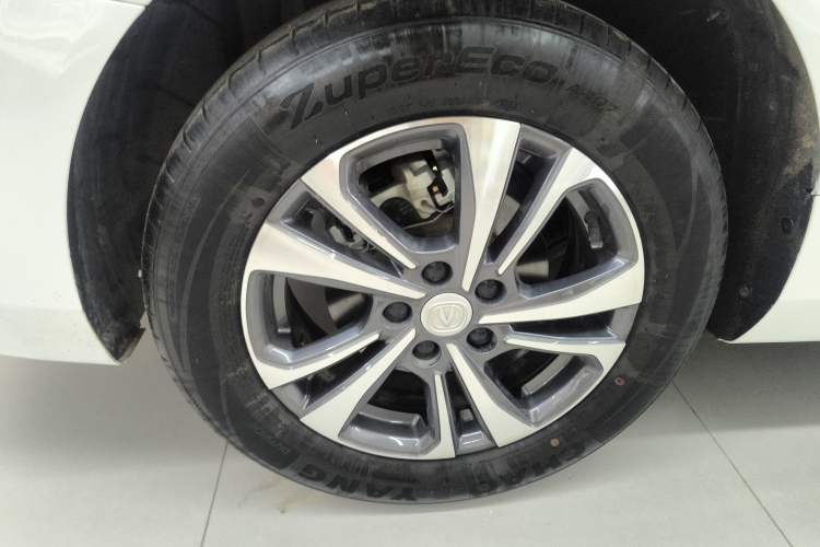 Used CHANGAN Eado 2023 Changan Edition PLUS Blue Whale NE 1.4T GDI DCT Prestige Version Exterior 5