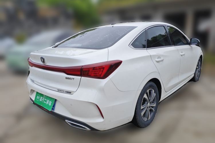 Used CHANGAN Eado 2023 Changan Edition PLUS Blue Whale NE 1.4T GDI DCT Prestige Version Exterior 5