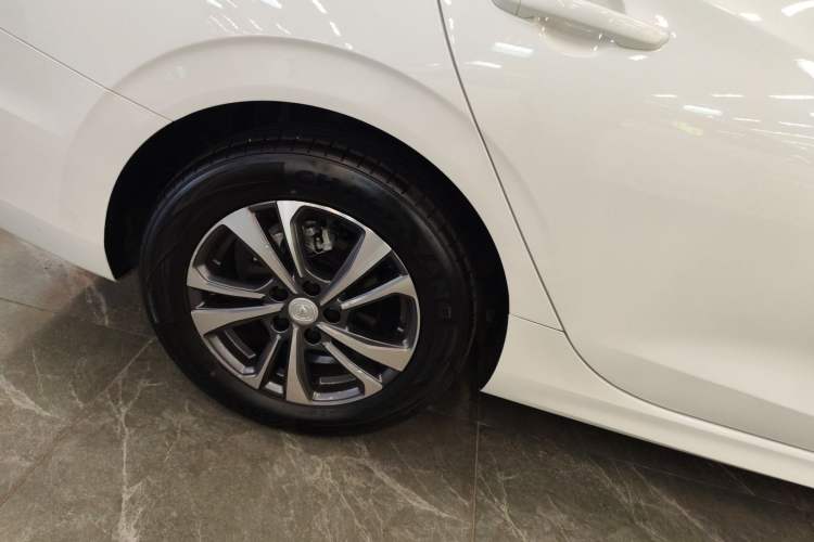 Used CHANGAN Eado 2023 Changan Edition PLUS Blue Whale NE 1.4T GDI DCT Prestige Version Exterior 5