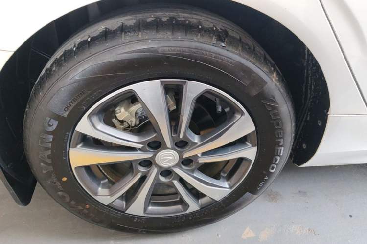 Used CHANGAN Eado 2023 Changan Edition PLUS Blue Whale NE 1.4T GDI DCT Prestige Version Exterior 5