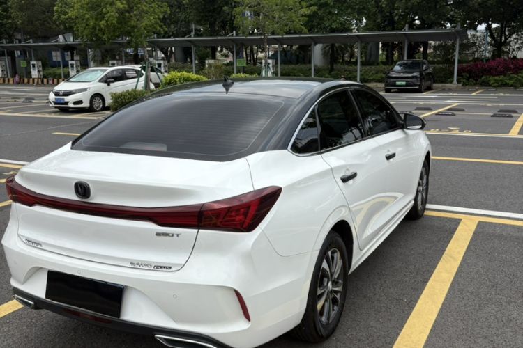 Used CHANGAN Eado 2023 Changan Edition PLUS Blue Whale NE 1.4T GDI DCT Prestige Version Exterior 5