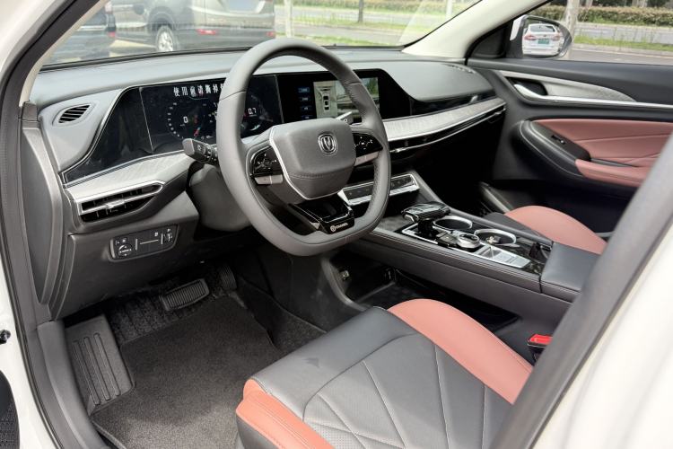 Used CHANGAN Eado 2023 Changan Edition PLUS Blue Whale NE 1.4T GDI DCT Prestige Version Exterior 5
