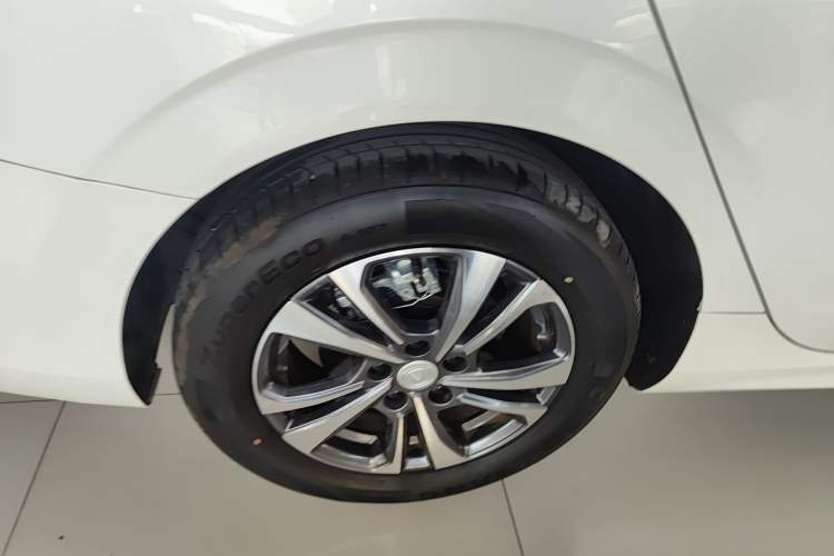 Used CHANGAN Eado 2023 Changan Edition PLUS Blue Whale NE 1.4T GDI DCT Prestige Version Exterior 5