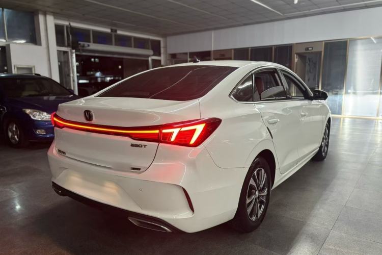Used CHANGAN Eado 2023 Changan Edition PLUS Blue Whale NE 1.4T GDI DCT Prestige Version Exterior 5